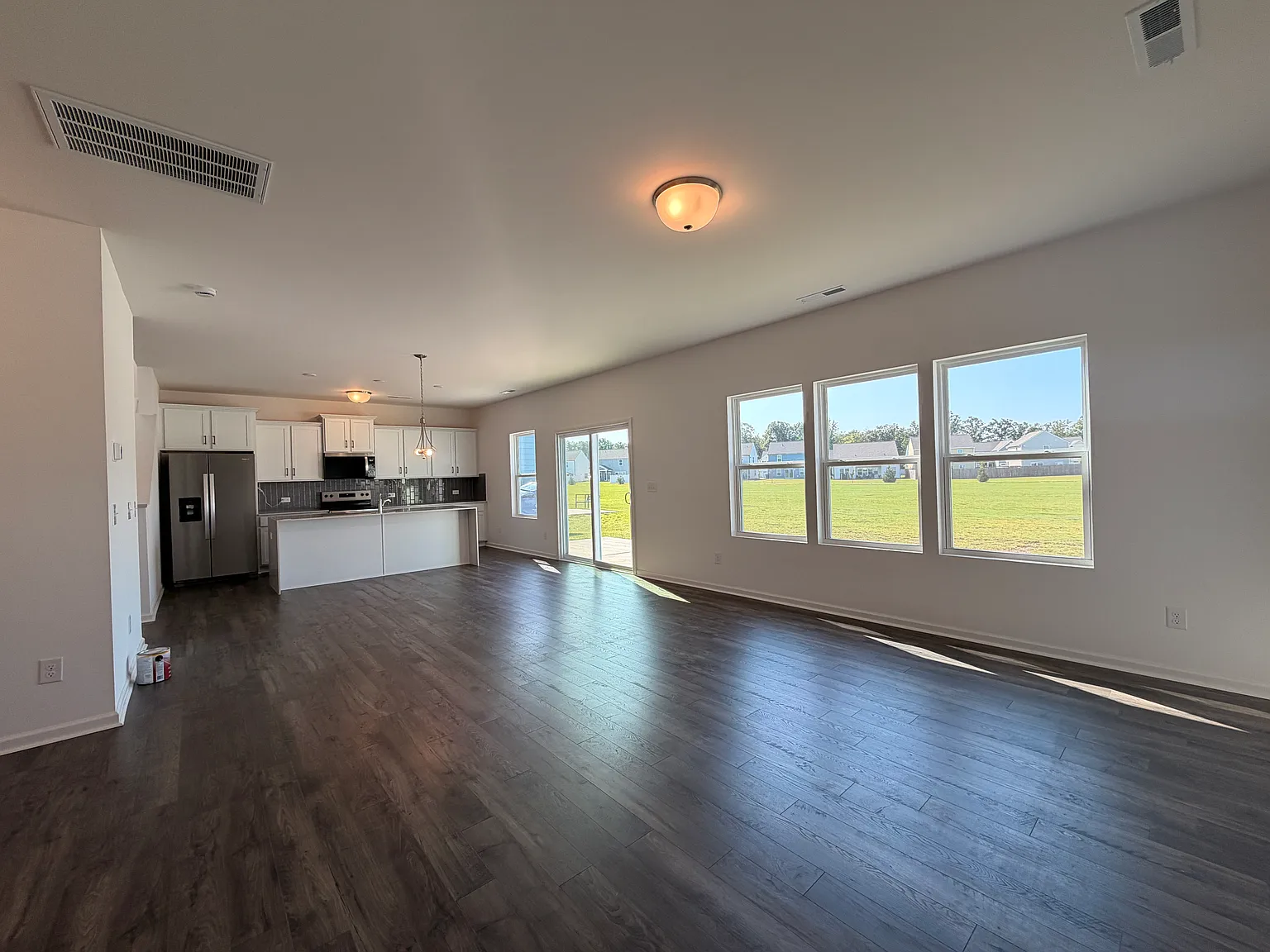 4 bed, 2108 sqft, $2,600 — Photo 3