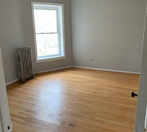 2nd image of 6218 S University Ave #3