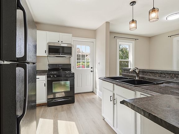 5th image of 417 Dunbar Ave