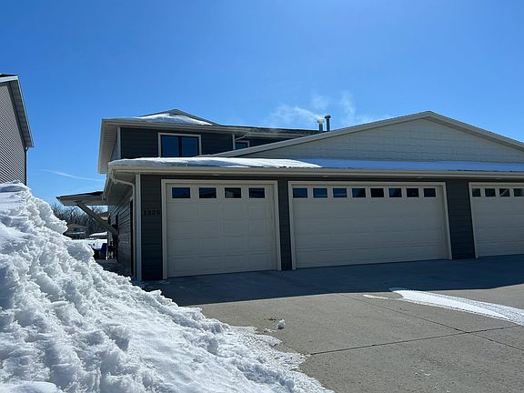 3rd image of 1325 Bayview Ct