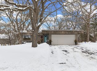 1421 Kings Wood Rd, Eagan, MN 55122