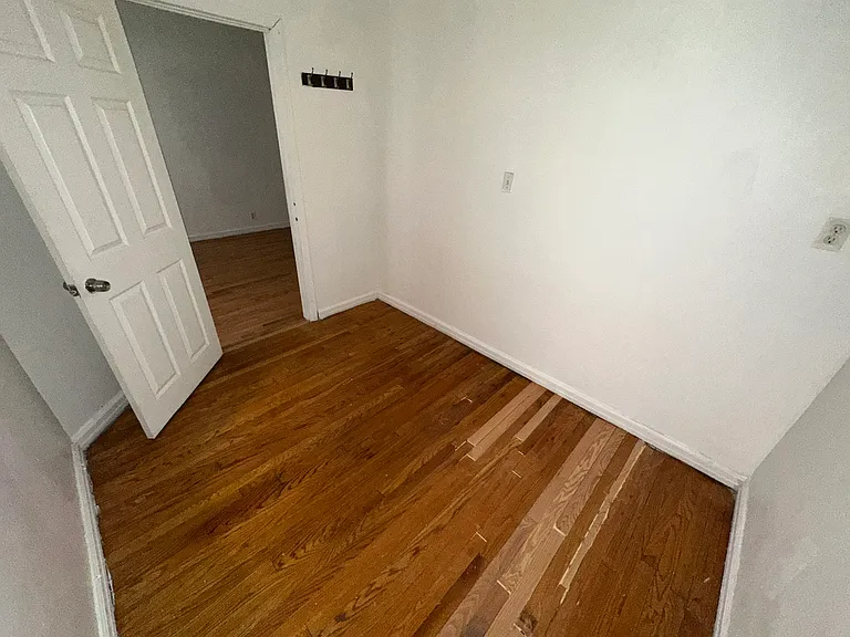 43-18 44th St #1D — Photo 2