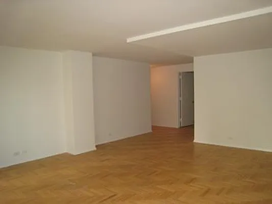 Sold by Trump International Realty | media 8