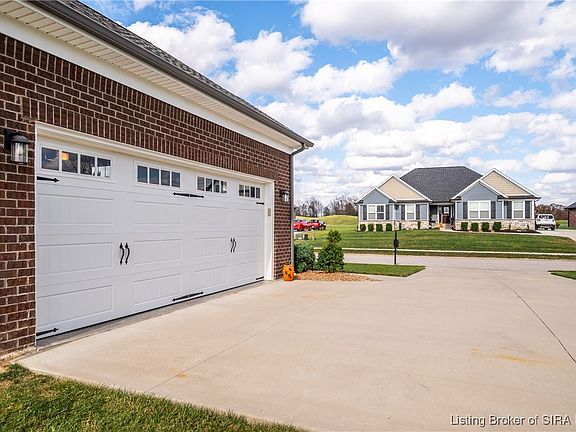 4th image of 1843 Hazeltine Way