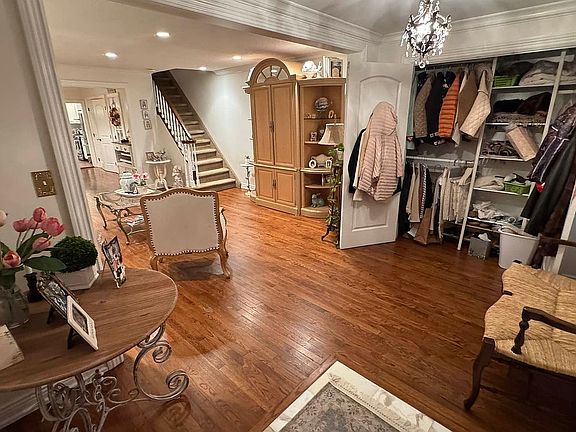 4th image of 1051 82nd St