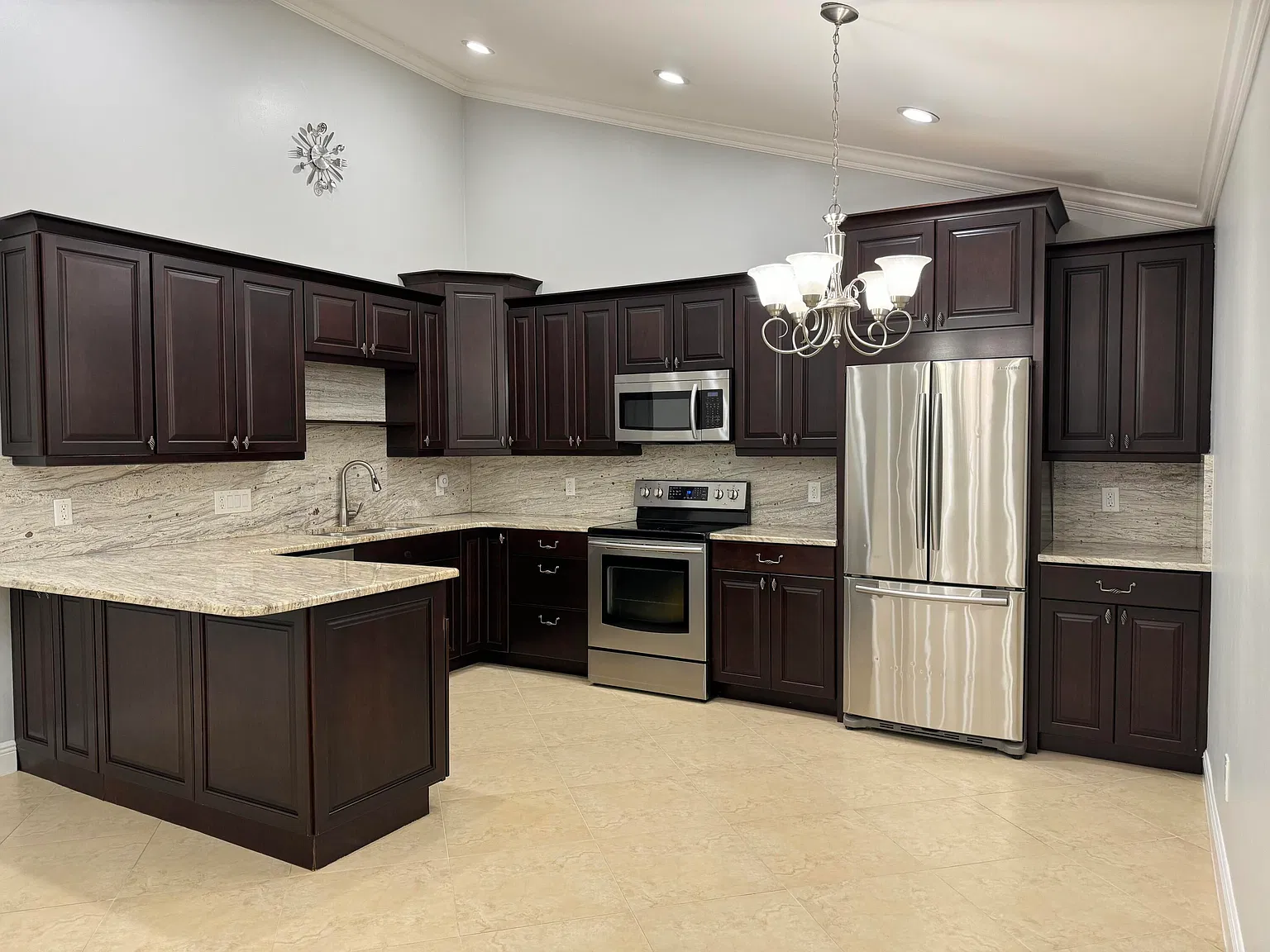 3 bed, 2.0 bath, 1276 sqft, $3,000 — Photo 1