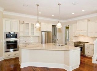 2459 W Bradley Pl, Chicago, IL 60618