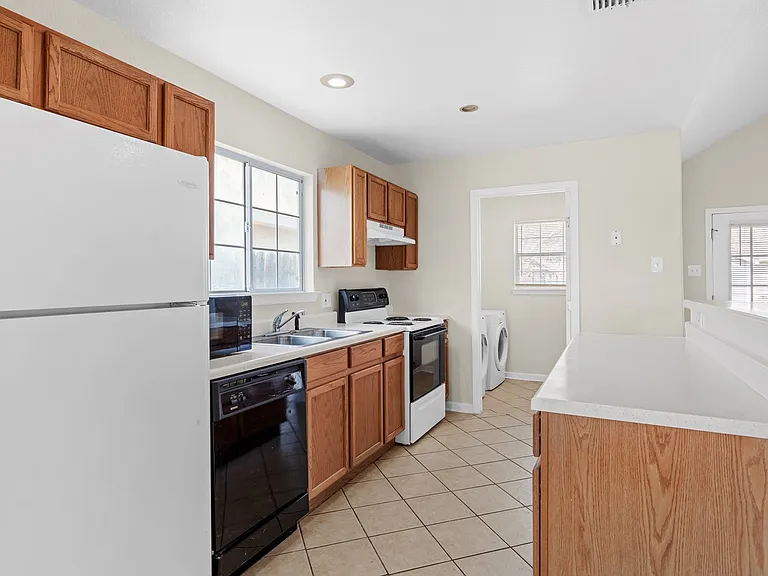 3411 Avoca Dr — Photo 12