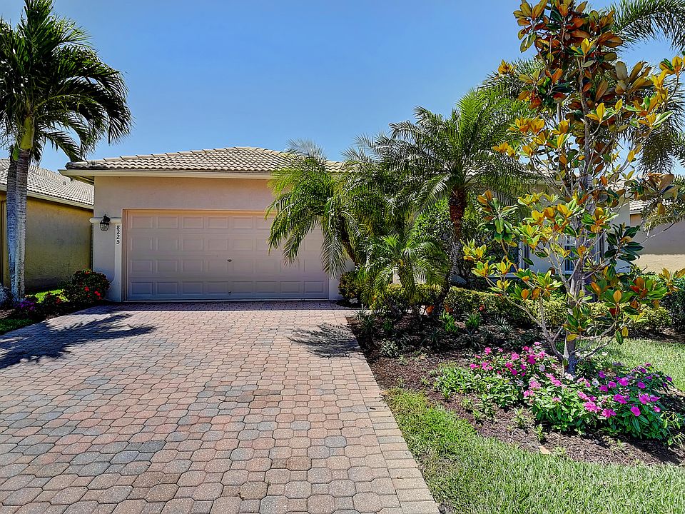 Home For Sale In Venetian Isles