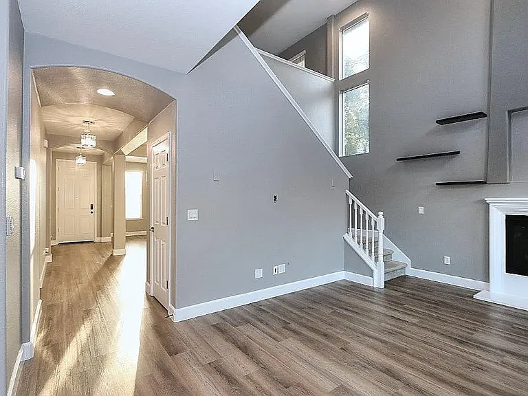 1366 Rawlings Ln — Photo 7