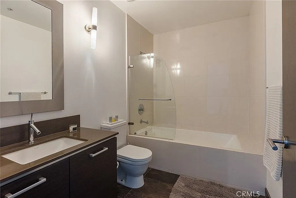 2 bed, 1290 sqft, $5,400 — Photo 3