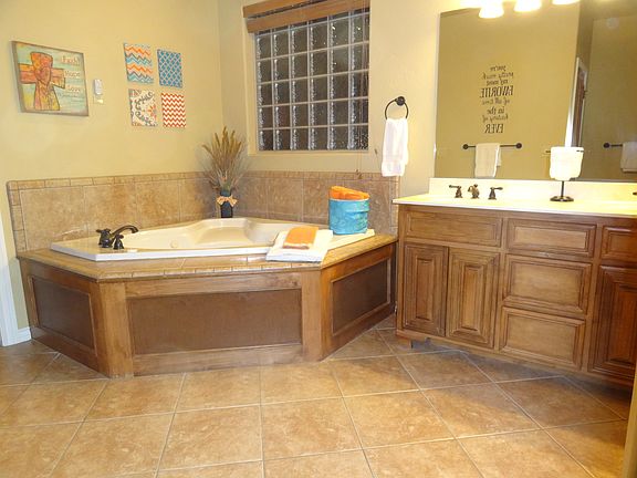 Master Bath Jacuzzi