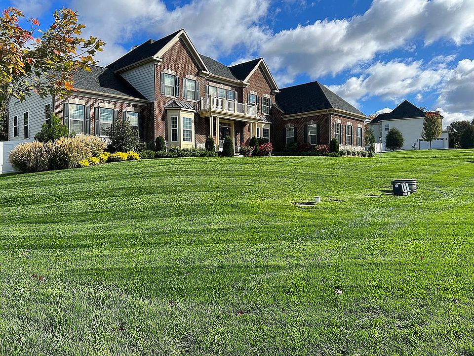 1st image of 9472 Lake Hill Farms Dr