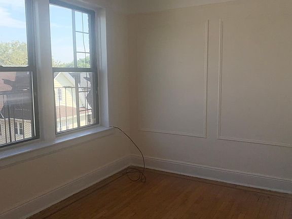 4th image of 10233 91st Ave #D5