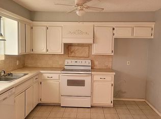 512 Vickie Dr, Yukon, OK 73099