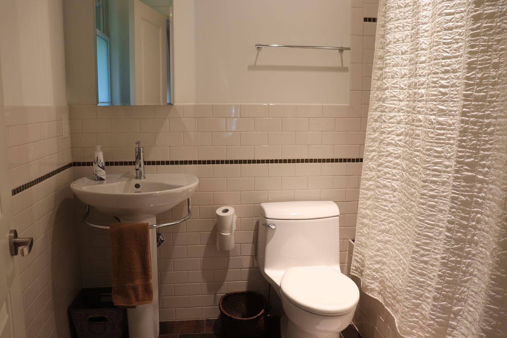  Main level bath