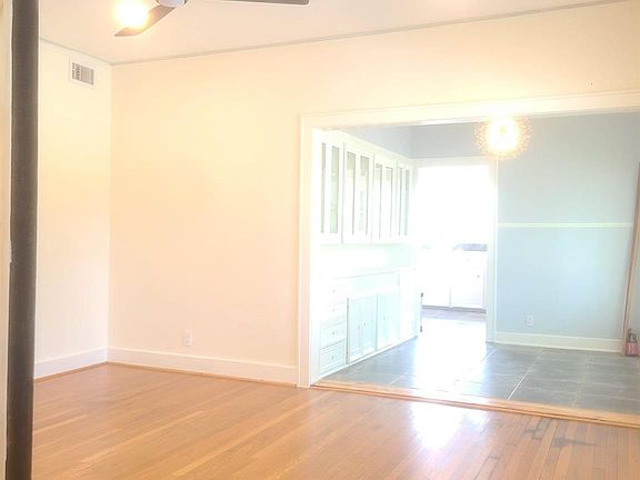 5th image of 4703 Chenevert St Unit 2