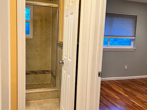 5th image of 258 Sommerville Pl #1