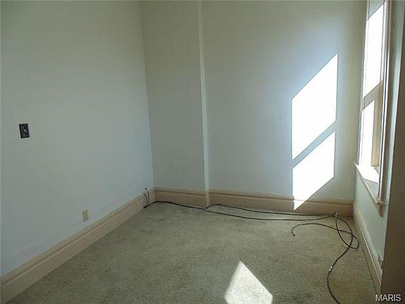 5th image of 3712 S Broadway