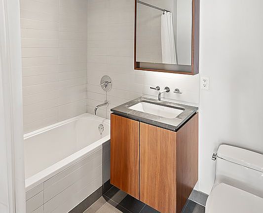 4th image of 555 W 59th St APT 21F