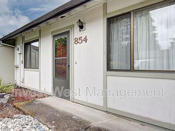 2nd image of 854 SE Washougal River Rd