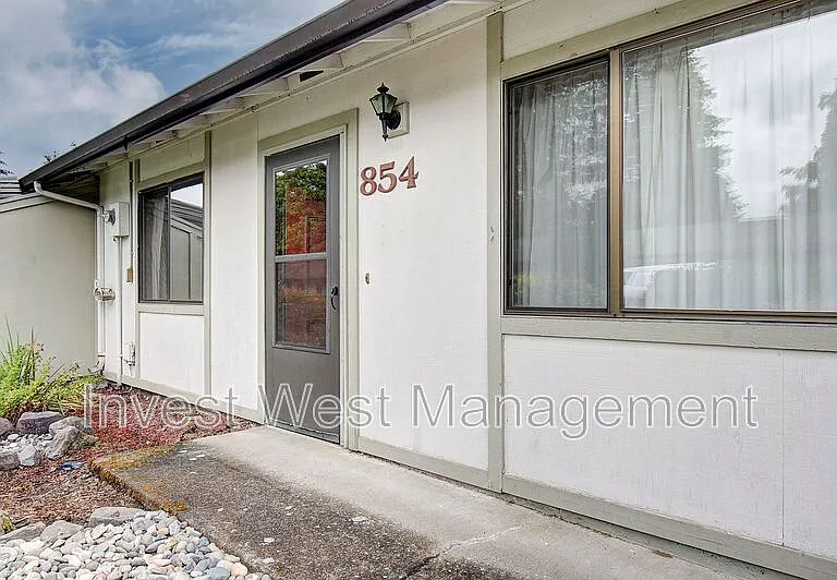 854 SE Washougal River Rd — Photo 2