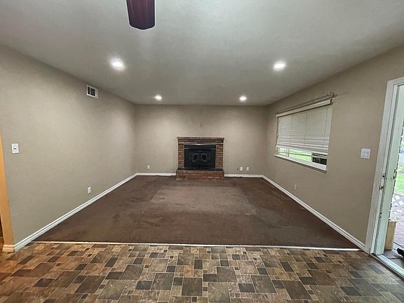 3rd image of 2033 Benita Dr Unit 1