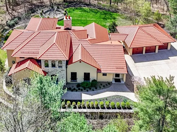 5 Kassiotis Ln, Middleton, MA 01949