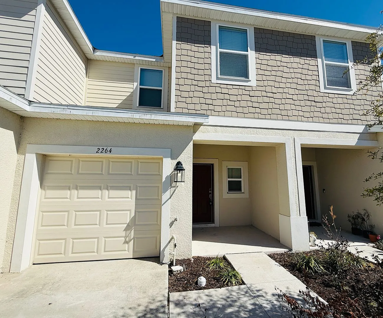 Townhome in The Townhomes of River Landing — Photo 1