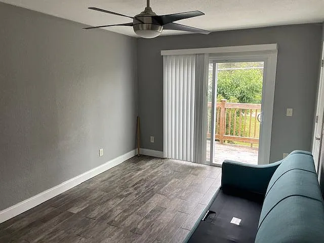 4065 Edgewater Dr #C — Photo 10