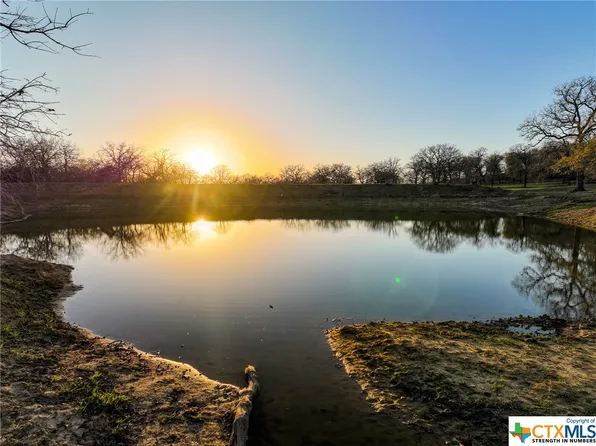 685 Schubert Rd, Kingsbury, TX 78638