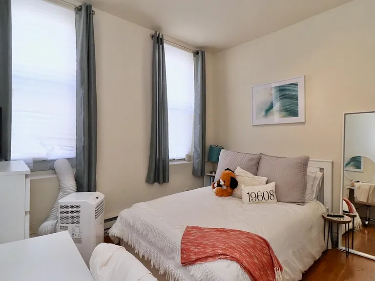 510 Adams St #2R — Photo 5