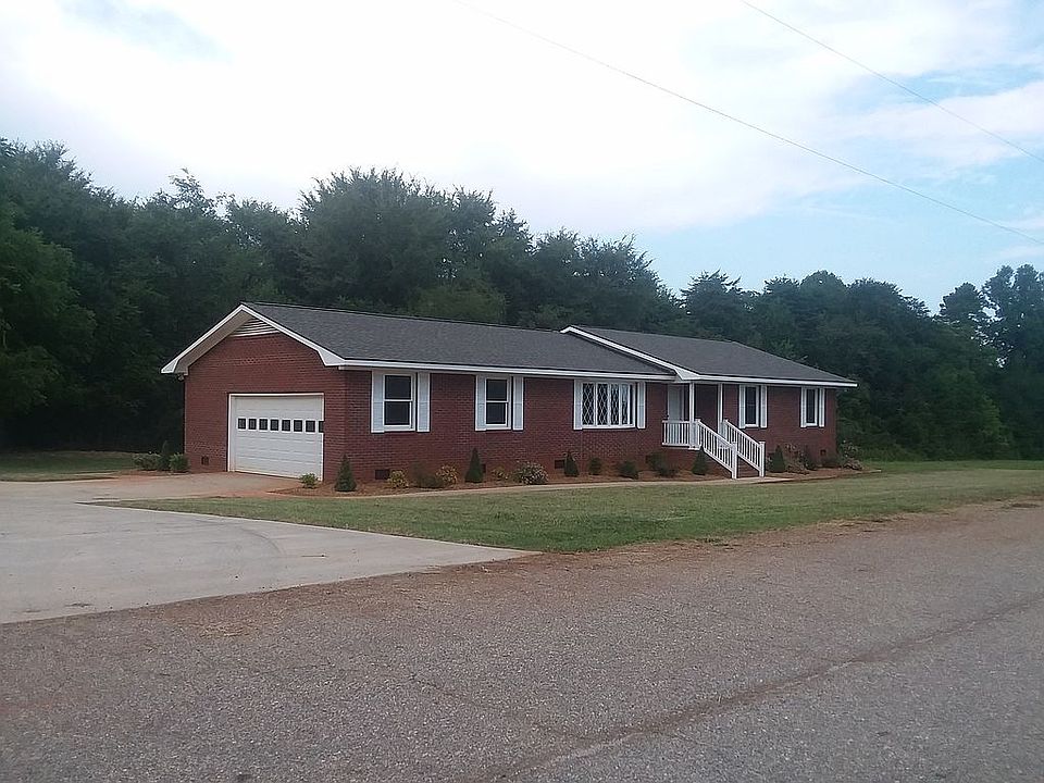 New roof, brick, and trim
101EllisRoad