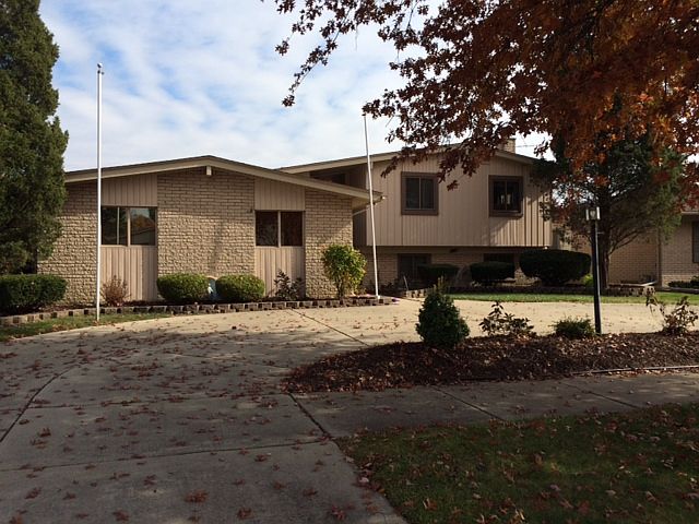 1st image of 704 Cronin Dr