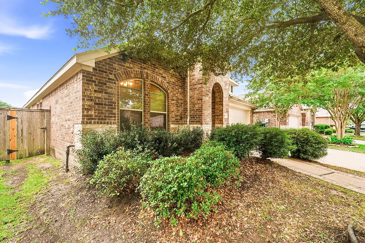 Photo 2 of 48 - 18315 E Willow Oak Bend Dr - Cypress, TX Building Photo - 18315 E Willow Oak Bend Dr