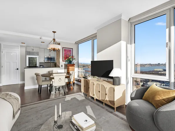 635 West 42nd Street image 1 of 21