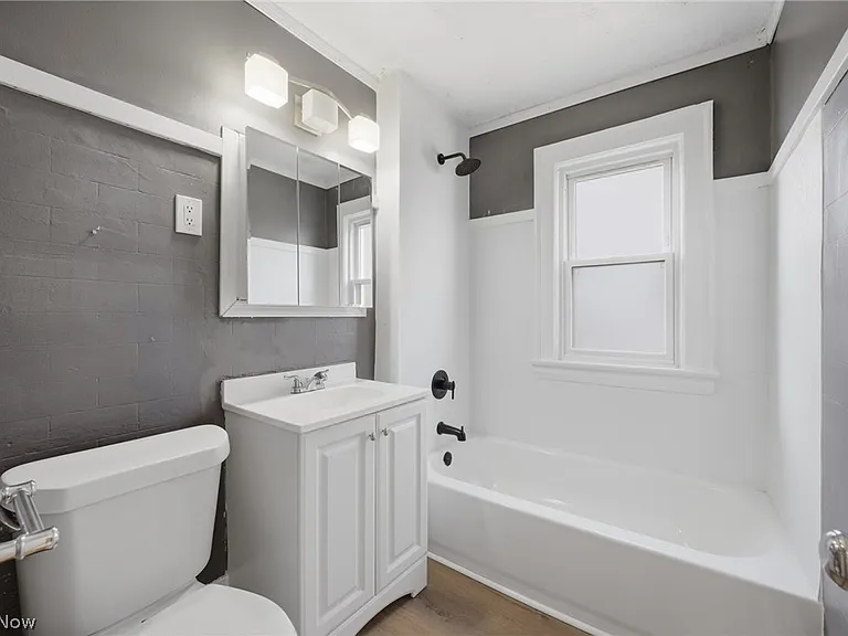 2058 Wascana Ave — Photo 13