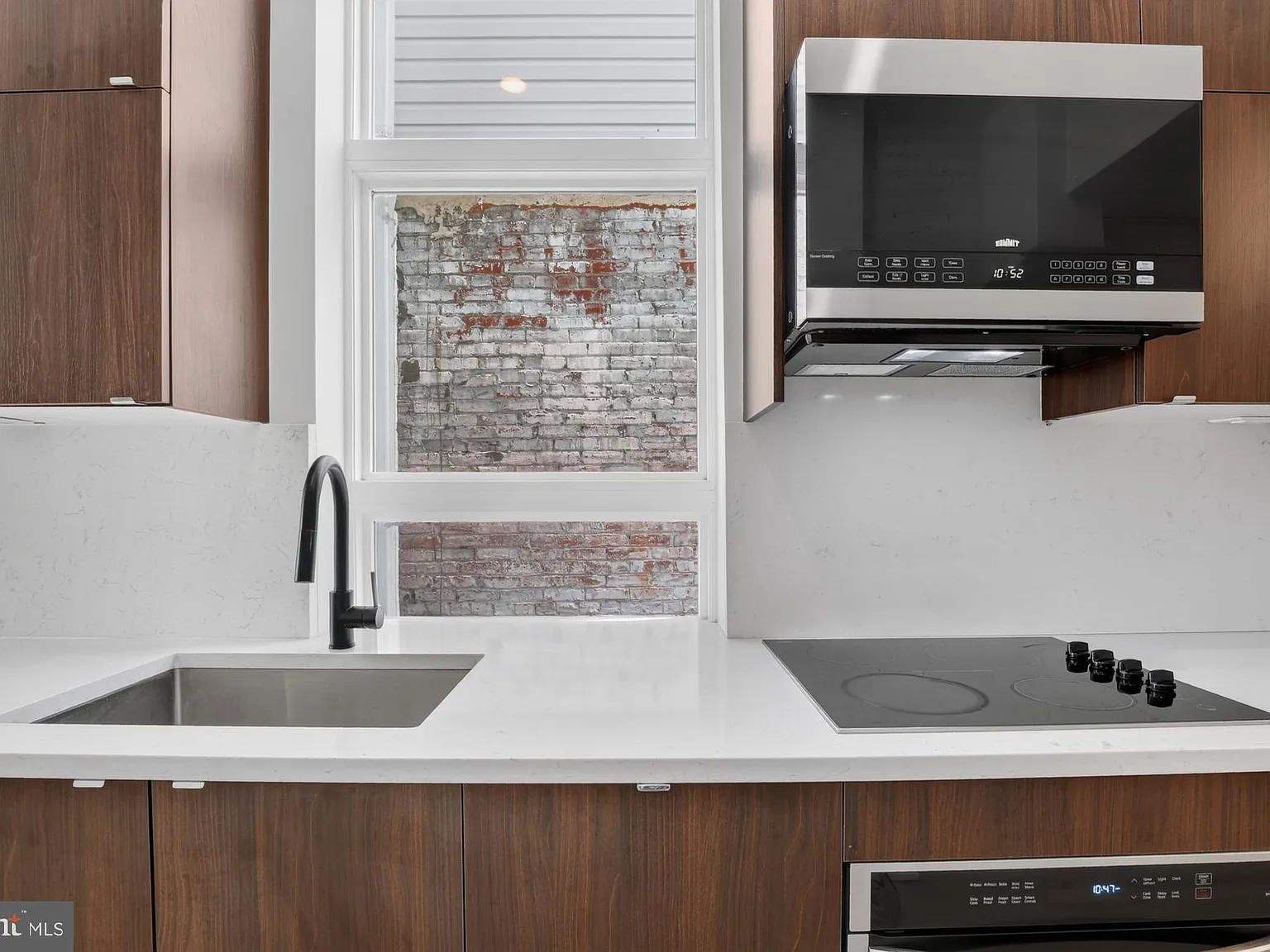 1 bed, 1.0 bath, $1,995 — Photo 4