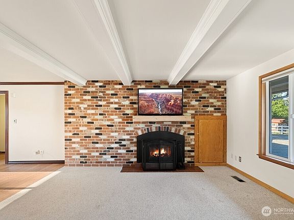 3rd image of 2410 304th Street E