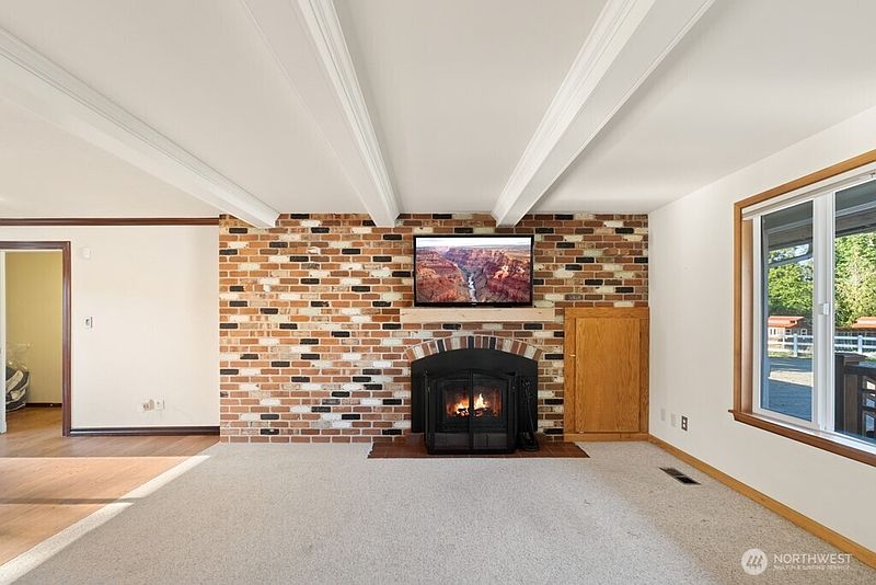 3rd image of 2410 304th Street E