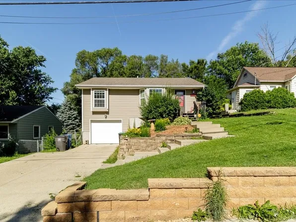 6806 SW 15th St, Des Moines, IA 50309