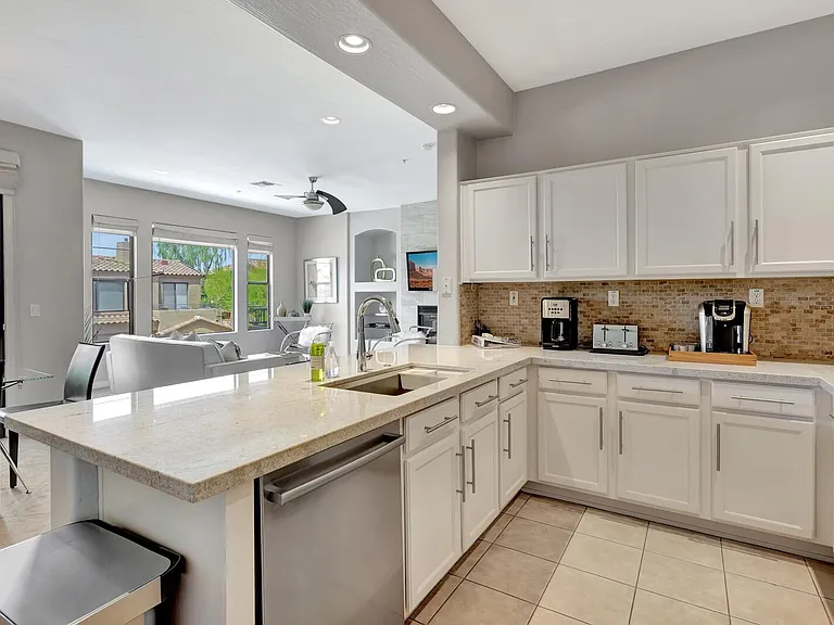 16600 N Thompson Peak Pkwy #2050 — Photo 5