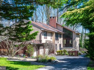 556 Hoffman Dr, Bryn Mawr, PA 19010