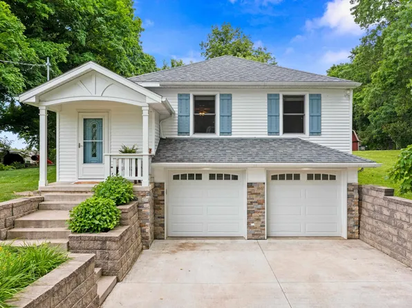 206 Shady Ln, Eureka, IL 61530