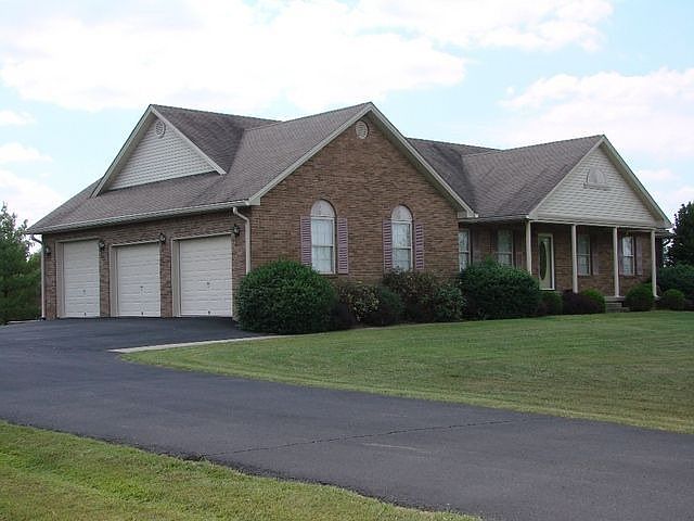 2nd image of 510 Greencrest Dr