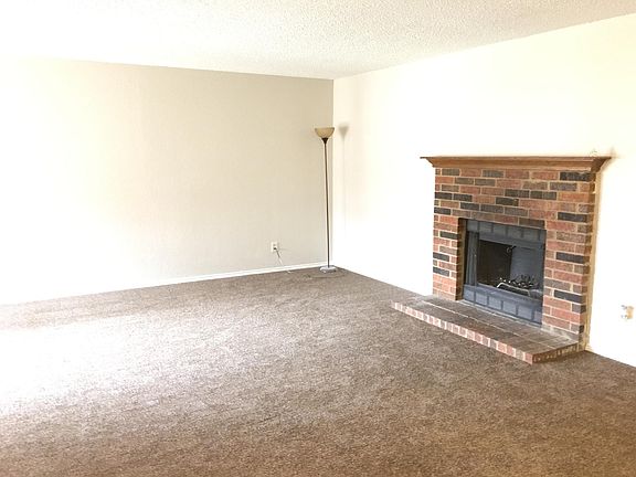 4th image of 5020 Winder Ct APT B
