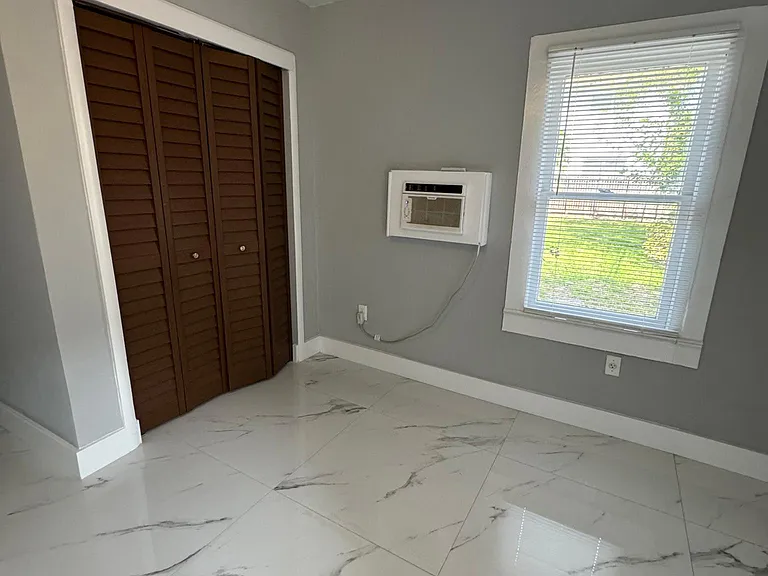921 N 19th Ave #9 — Photo 10
