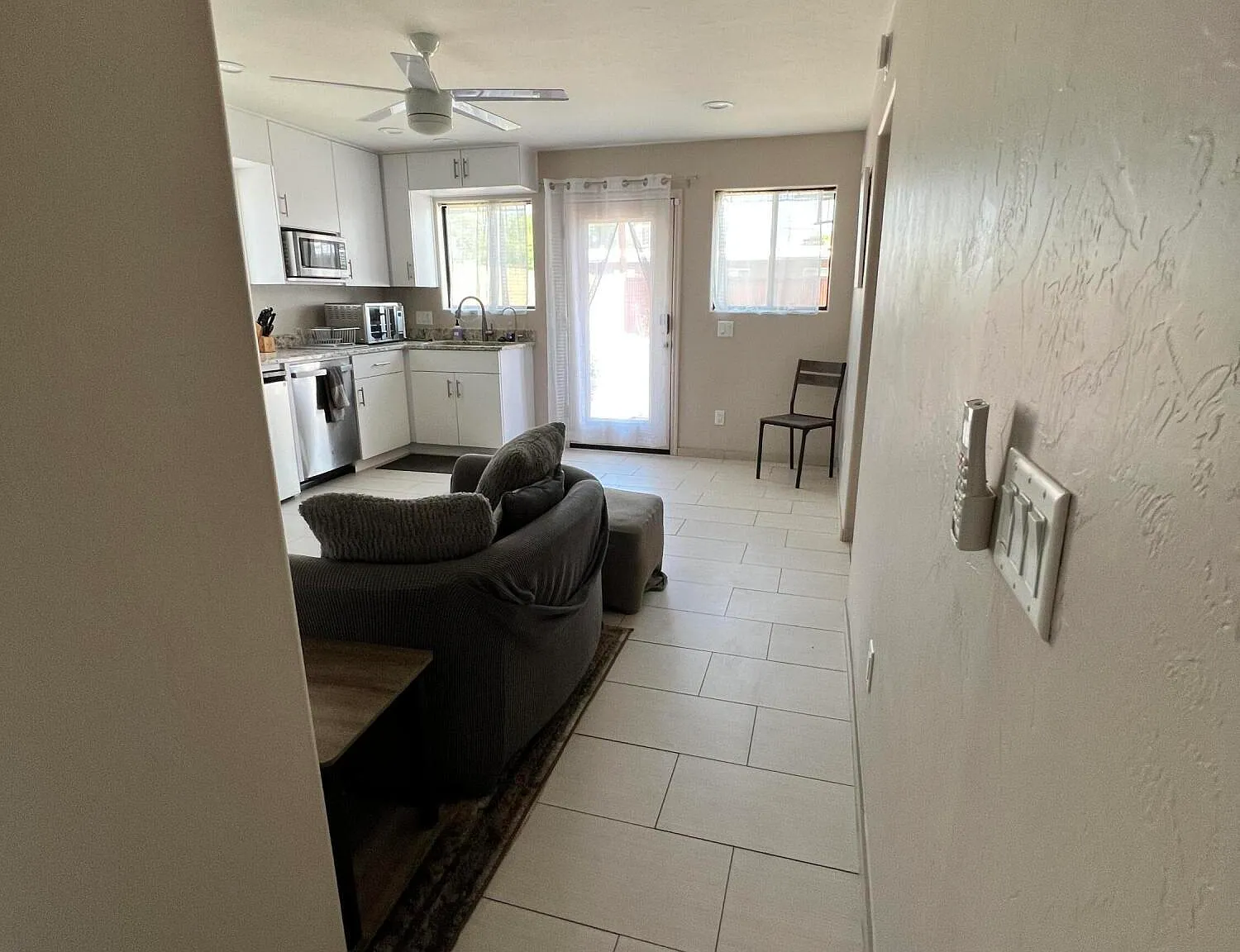 1 bed, 1.0 bath, 656 sqft, $1,200 — Photo 3