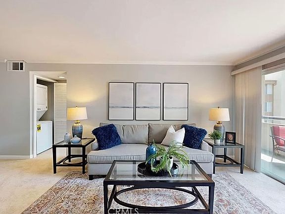 3rd image of 5545 Canoga Ave #1
