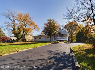 306 Demott Ln, Somerset, NJ 08873